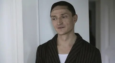 Кто предатель в молодой