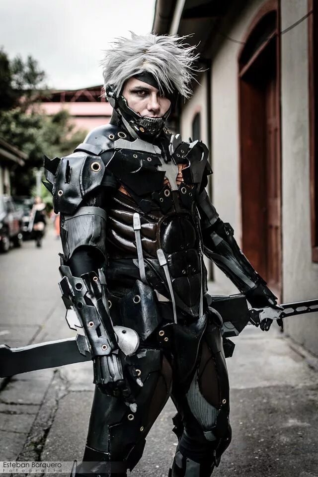 Райден Metal Gear. Райден Metal Gear Rising. Райден Metal Gear в костюме. Mgr Райден в костюме. Косплей дроны