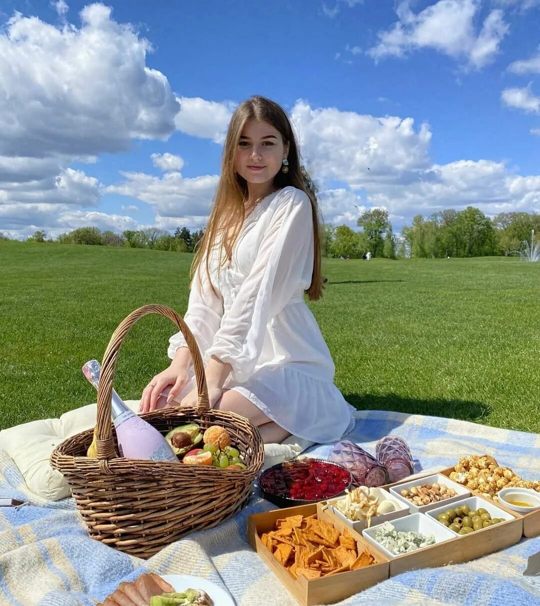 Фотосессия пикник. Фотосессия пикник на природе. Фотосессия на природе. Фотосессия пикник на природе девушка. Тип пикник