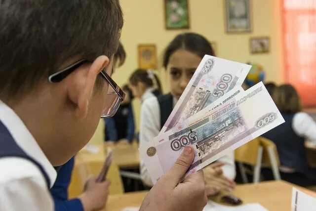 Застройщик вернул деньги. Споры с застройщиками. Деньги недвижимость. Застройщик банкрот. Взыскание неустойки по дду.