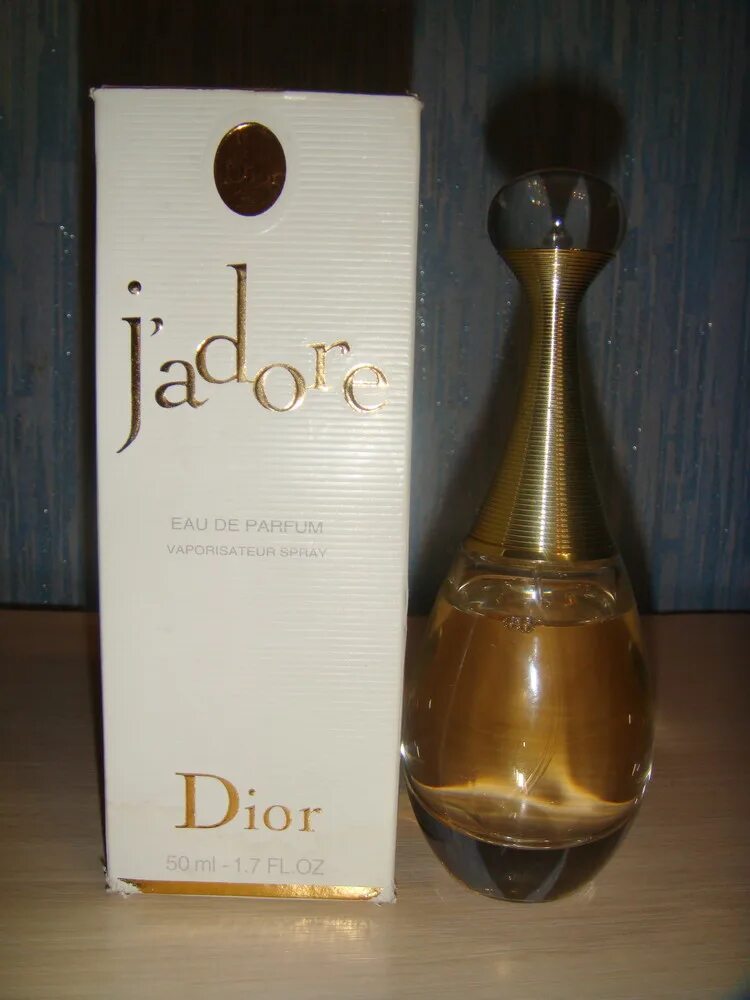 Оригинал духов жадор. Dior Jadore парфюмерная вода 50мл. Парфюм вода жадор 50мл. Гагра духи оригинал. Парфюмерная вода жадор фото.
