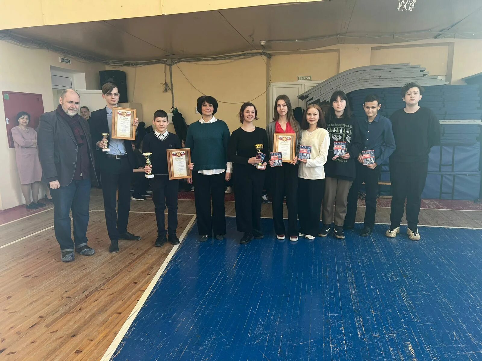 Школа 185 центрального района спб. 185 школа центрального района официальный сайт. Школа 185 шпалерная. Школа 185 шпалерная. Школа 185 спб.