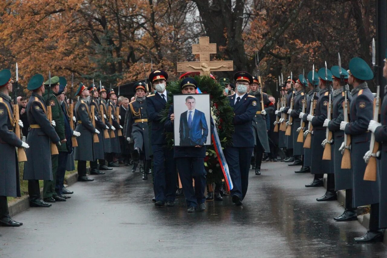 Прощание с артемом маркиным. Похороны Владимира Маркина Следственный комитет. Прощание с Владимиром Маркиным.