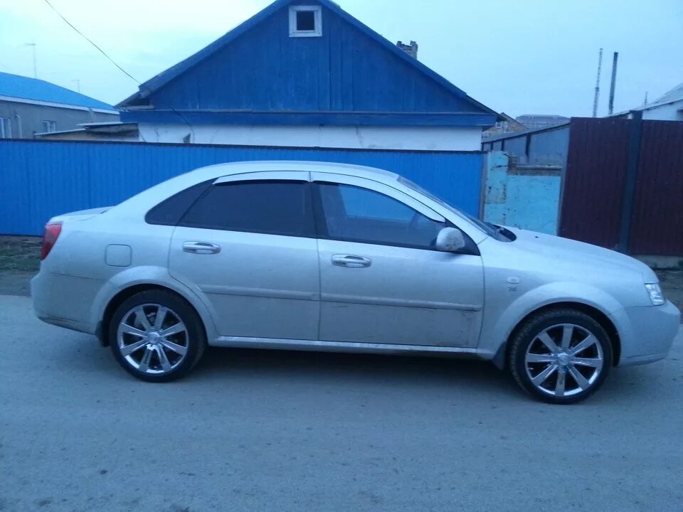 Chevrolet Lacetti на 17 дисках. Chevrolet Lacetti диски 16 КИК. Лачетти седан r17. Chevrolet Lacetti седан на 17 дисках. Колеса лачетти купить