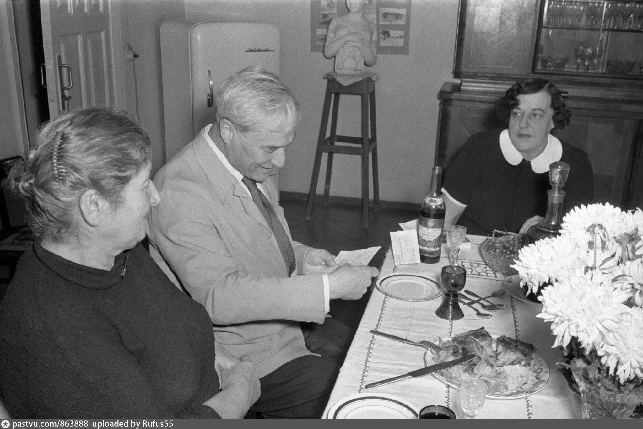 Получил нобелевскую премию в 1958 году. Борис пастернак 1958. нина табидзе. борис пастернак нобелевская премия. борис пастернак в 1958 г.