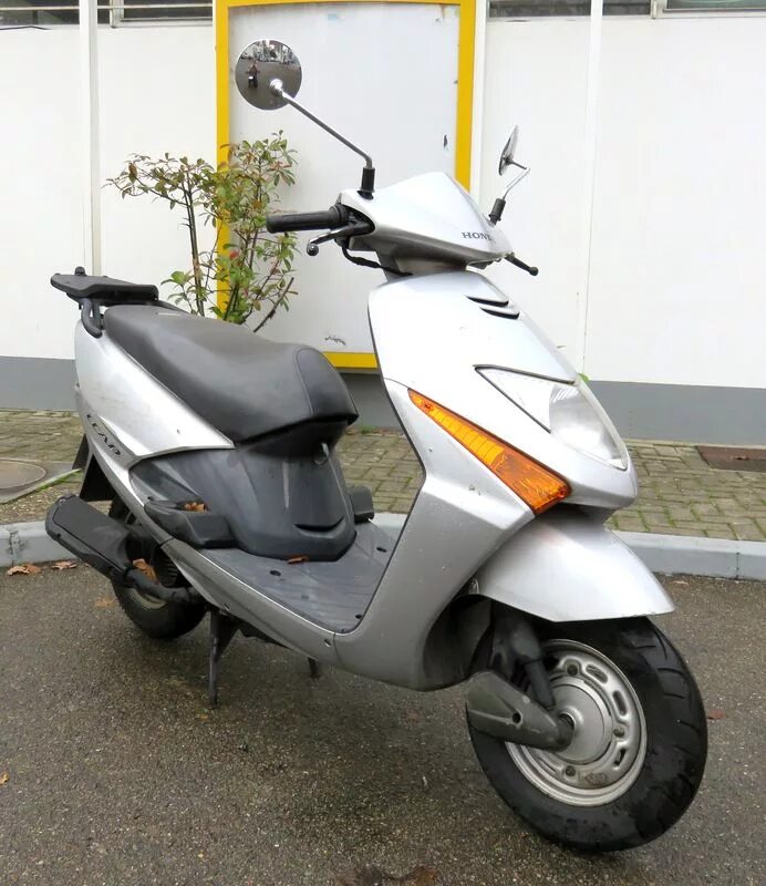 Honda lead 110. Honda lead 150. Скутер Honda lead. Honda 110 скутер.