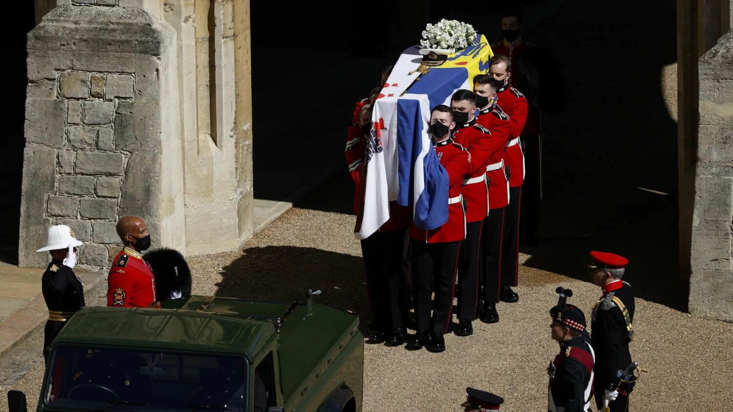 Похоронила двух мужей. Похороны герцога Эдинбургского Филиппа. Похороны принца Филиппа. Похороны Филиппа Эдинбургского Королева.
