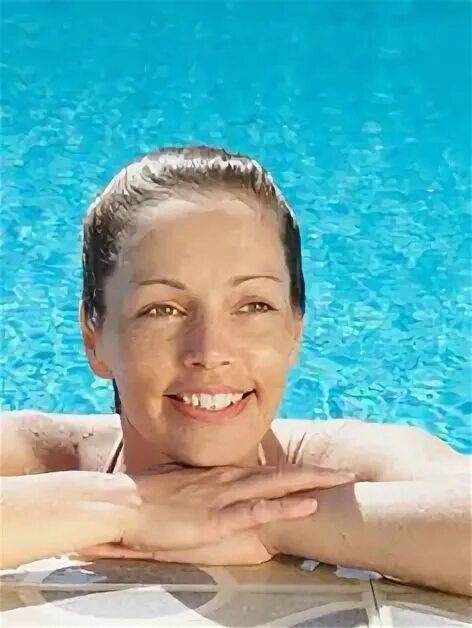 Swimming skin. Женщина в бассейне в шапочке. Красивые девушки в гидрокостюме. Speedo shark suit. Swimming skin.