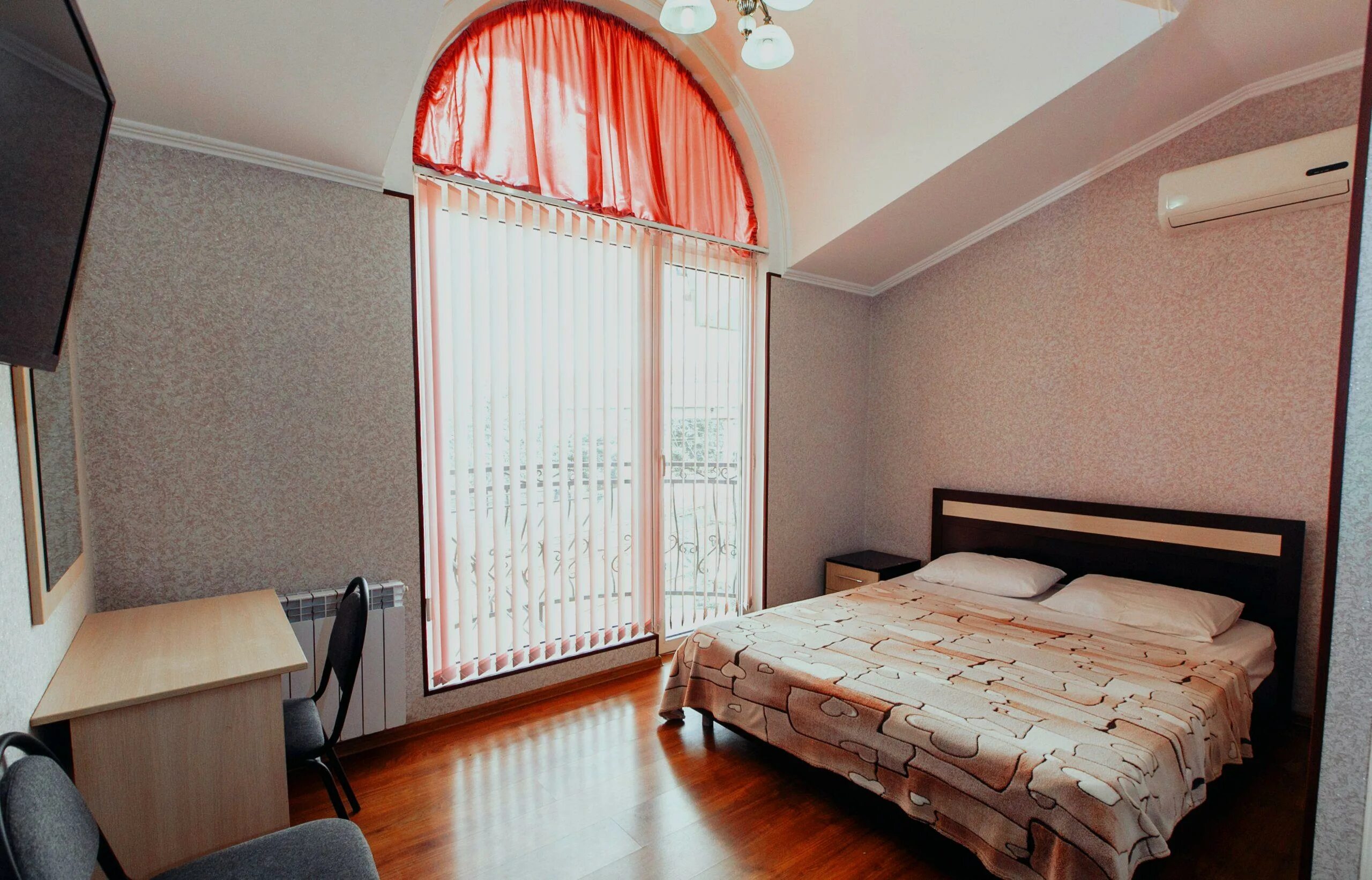 Урожайная 52 Адлер. Red Room Адлер.