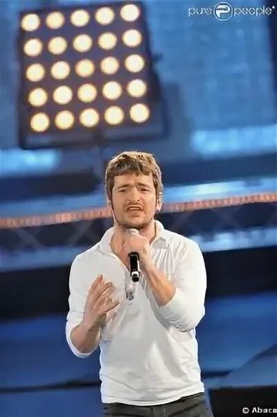 Gregoire певец франция. Gregoire rue des etoiles текст. Gregoire rue des etoiles смысл песни. Rue des etoiles кто поет мужчина. Gregoire певец французский rue des etoiles.