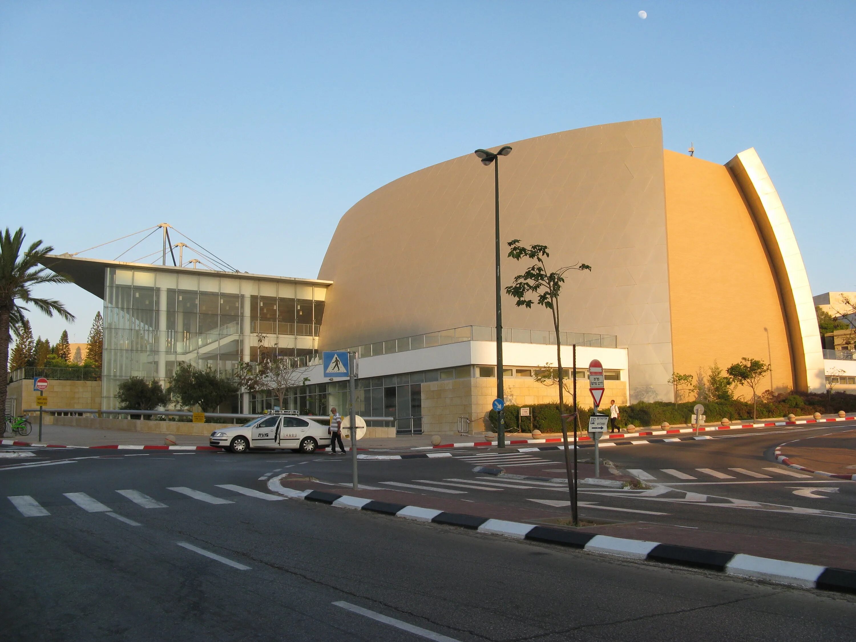 Aviv university