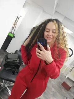 Лена младше