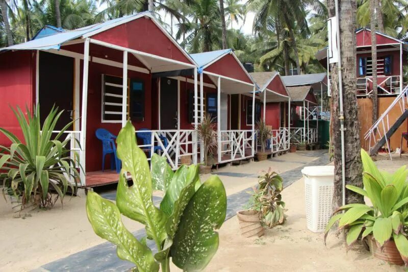 Royal neptunian beach cottages 3. Point beach hotel.