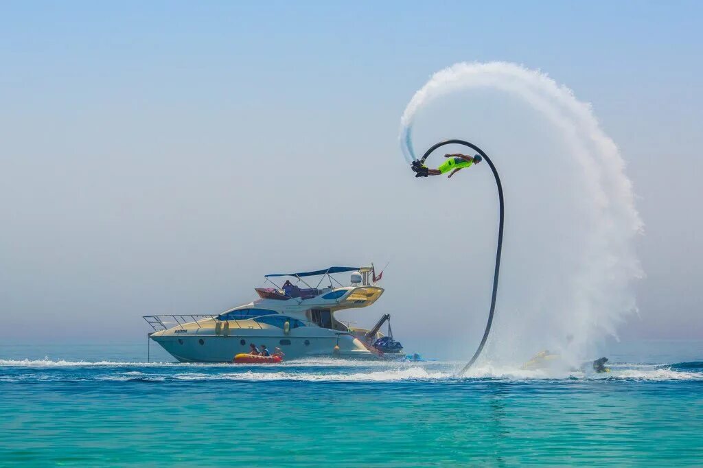 Флайборд Дубай. Dubai флайбординг,. Водные развлечения. Водный аттракцион флайборд.