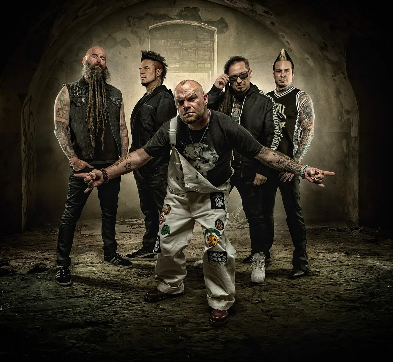 5 альбом группы. Five finger Death Punch. Группа Five finger Death. 5 Finger Death Punch солист. Вокалист группы Five finger Death Punch.