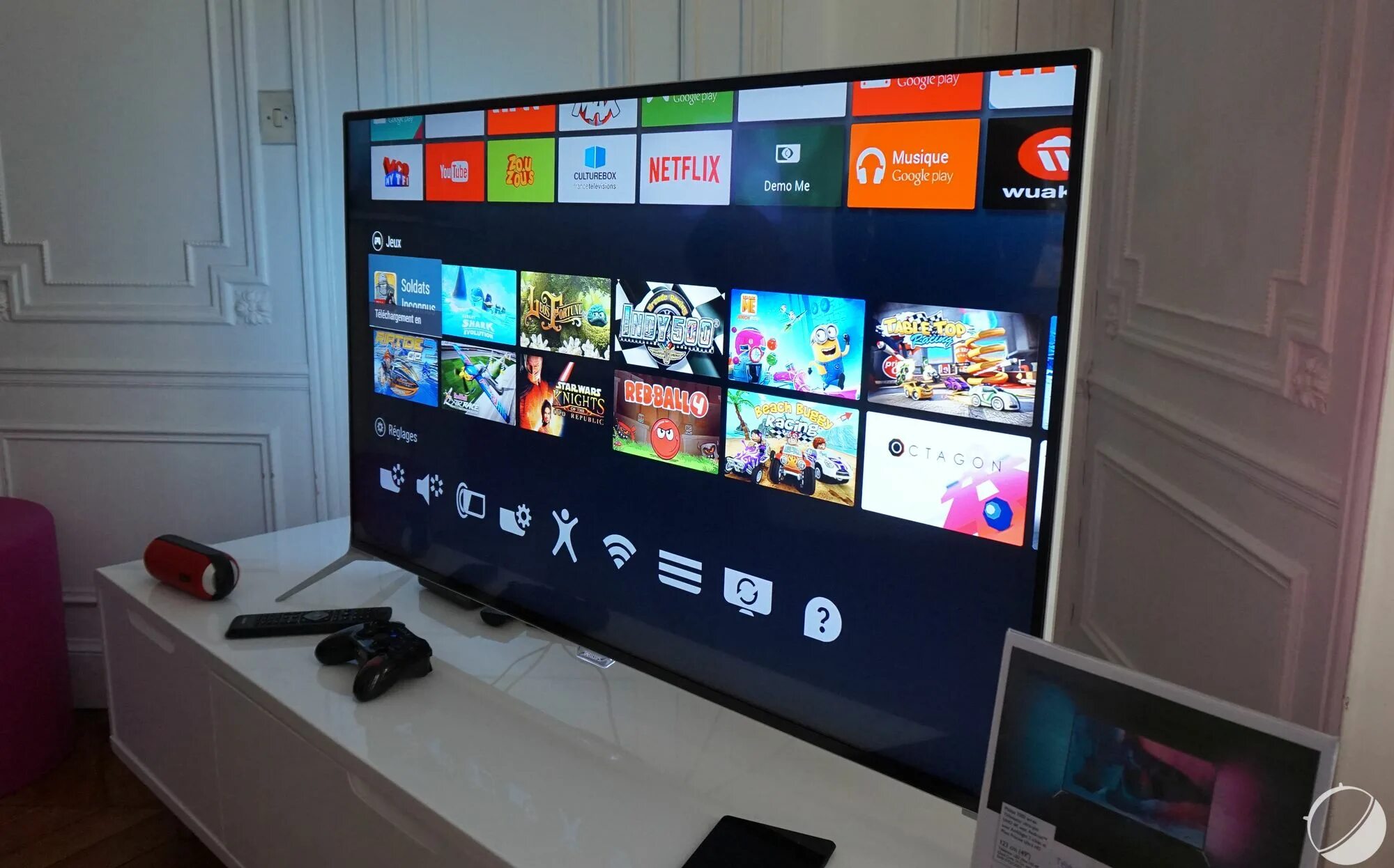 Аналог андроид тв. Телевизор Smart TV Android 11. Смарт ТВ андроид 11 телевизор. Видеобокс для телевизора. Телевизор 40 дюймов.