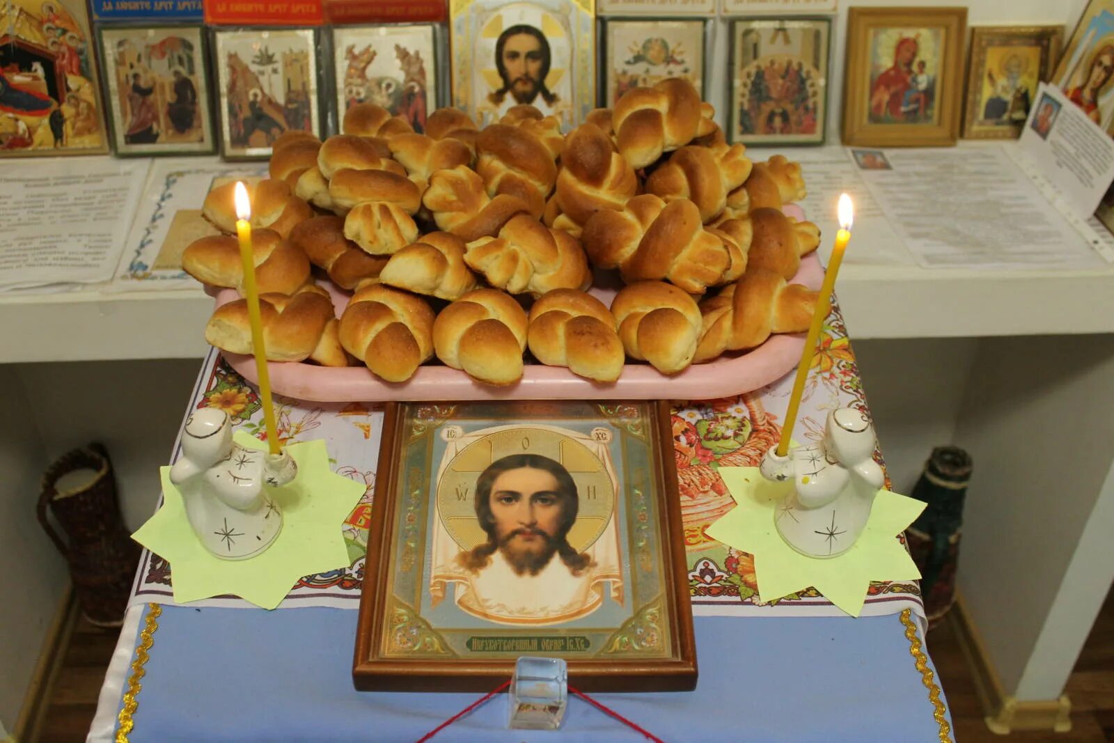 Православный праздник сорок святых. Сорок мучеников Севастийских Жаворонки. 40 Мучеников Севастийских. Жаворонки на 40 Севастийских. 40 Севастийских мучеников Жаворонки традиция Жаворонки.