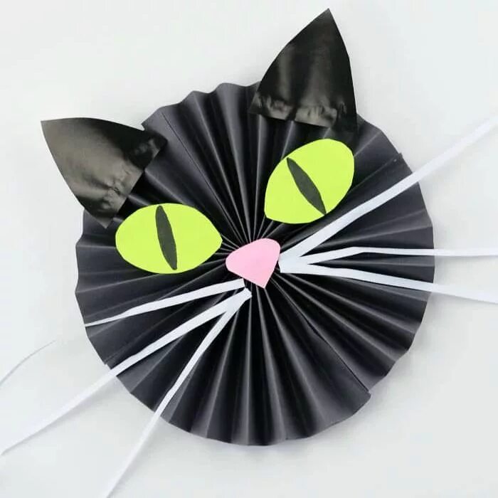 Поделка кошечка. Поделка котик из бумаги. Бумажная кошечка. Кот из цветной бумаги. Бумажные кошечки