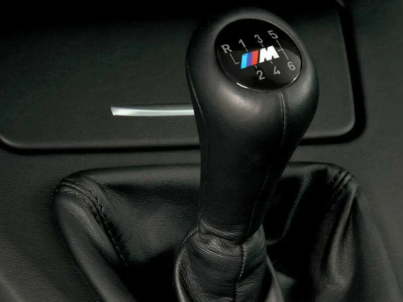1 передача в машине. BMW f10 механика коробка передач. Трансмиссия BMW m5. BMW m3 МКПП. Коробка передач BMW m8.