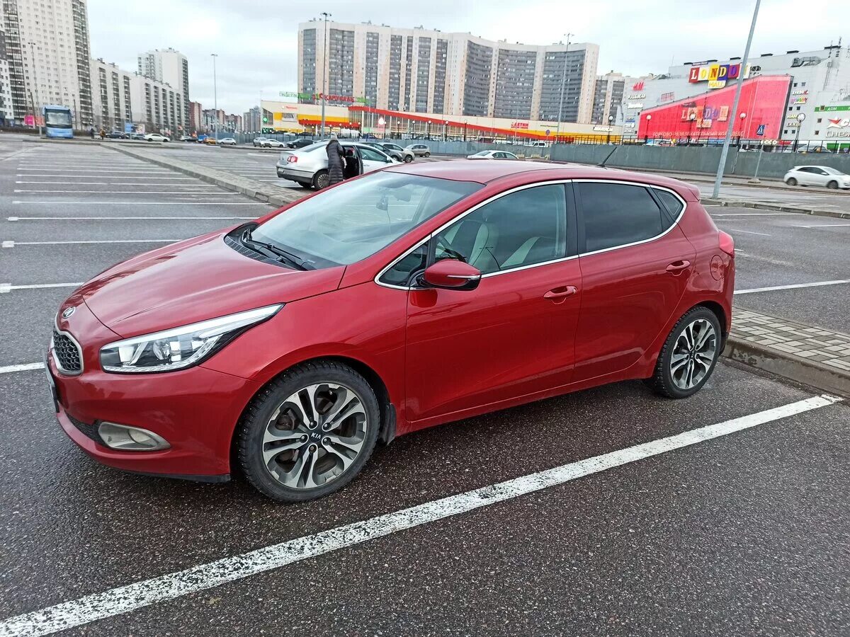 Сид купить спб. Kia Ceed 2013 хэтчбек. Кия СИД хэтчбек 2013 года. Kia Ceed 21. Киа СИД 2013 года хэтчбек.