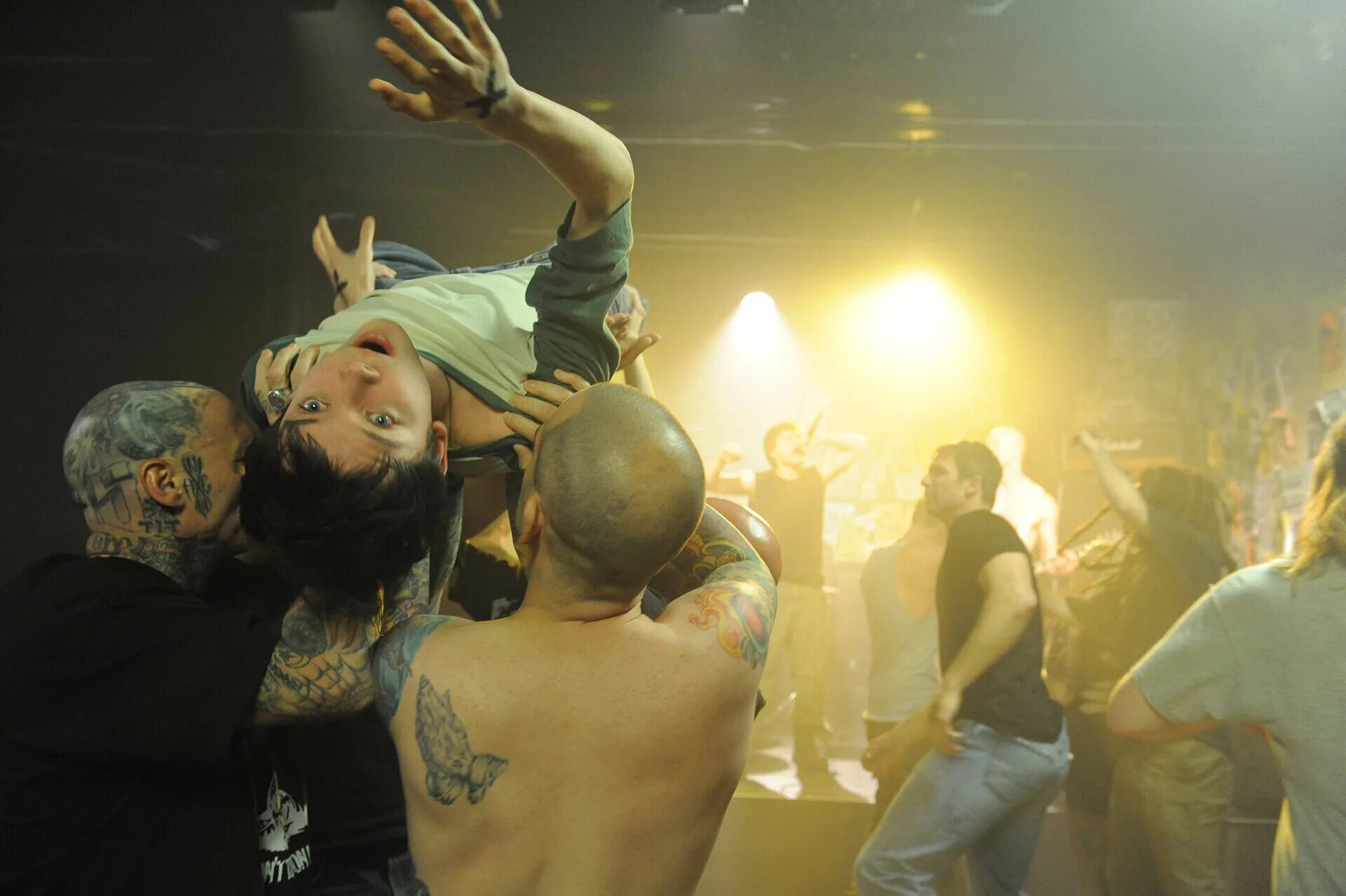 10 тысяч святых. десять тысяч святых фильм 2015 фото. десять тысяч святых 2015. десять тысяч святых фильм 2015. десять тысяч святых фильм 2015.