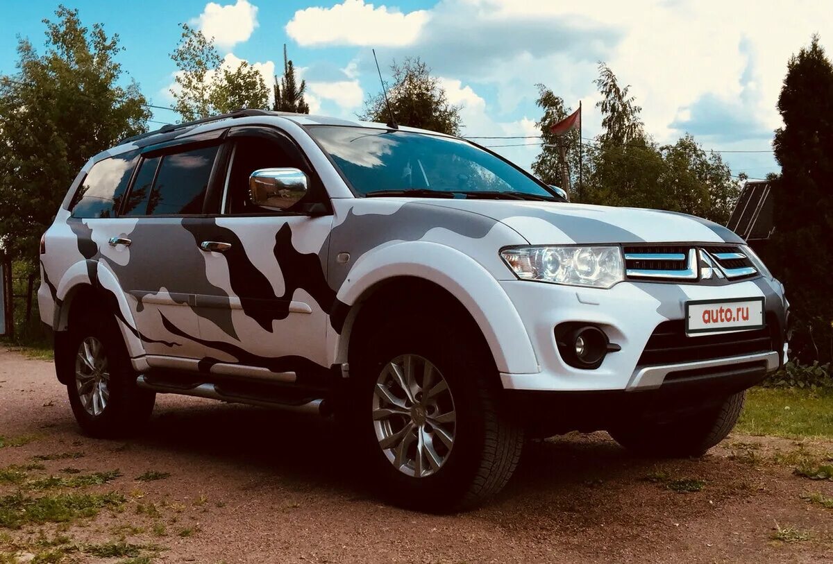 Pajero sport цена. Mitsubishi Pajero Sport 2015. Паджеро спорт 2 2015. Mitsubishi Pajero Sport 3 2015. Pajero Sport 2 2015.