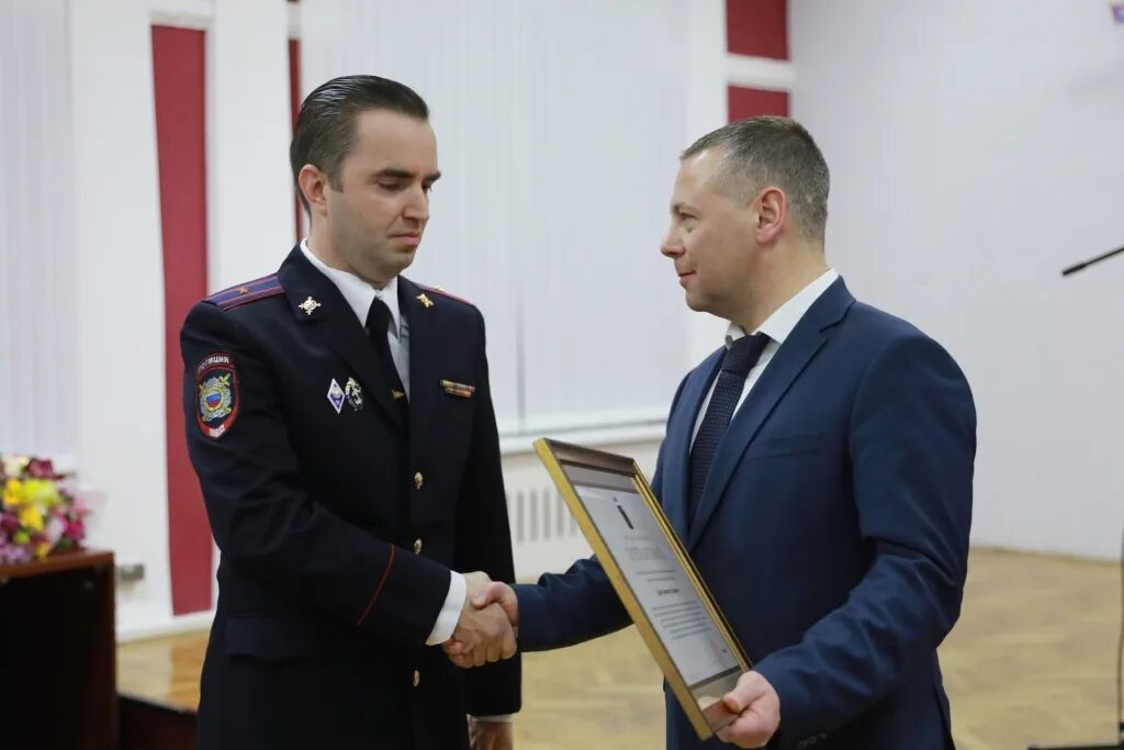 Овд ярославля. Летняя полицейская форма. Полиция ярославль. Умвд ярославской области. Начальник умвд россии по ярославской области школкин.