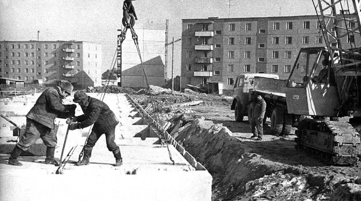 Строительство советского города. Припять 1970 стройка. Припять 1970 год. Припять 1970 стройка ЧАЭС. СССР Припять 1986.