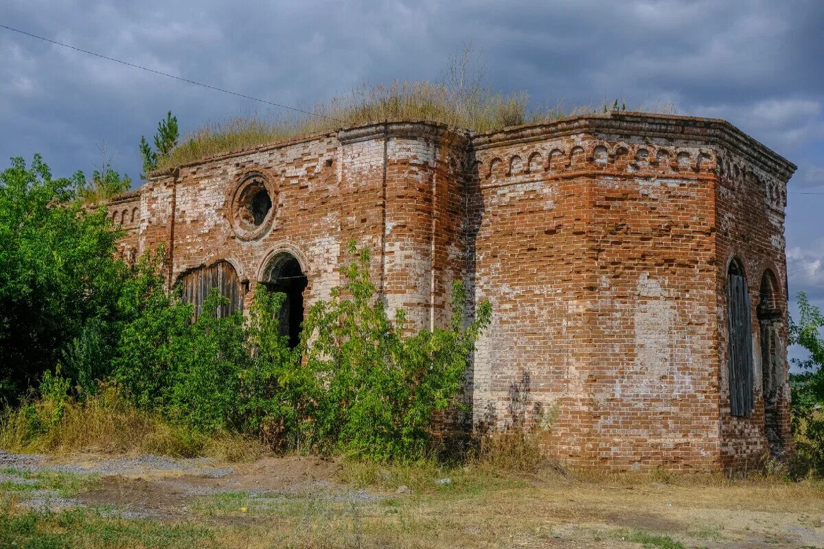 Сосновское каменский. Окулово Свердловская область. Храм большое Окулово. Забытые храмы Свердловской области. В селе.