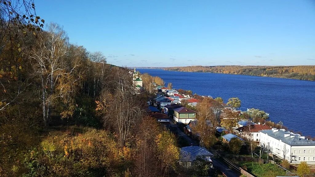 Плёс набережная. Плес набережная Волги. Чиняихинском плёс. Бухта плёс.