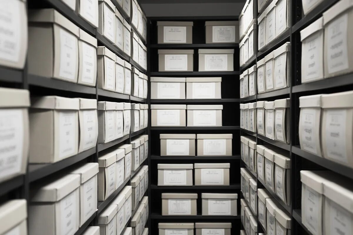 Хранение документов в организации 2015. Архив документов. Хранение документов. Архивное хранение документов. Хранение дел в архиве.
