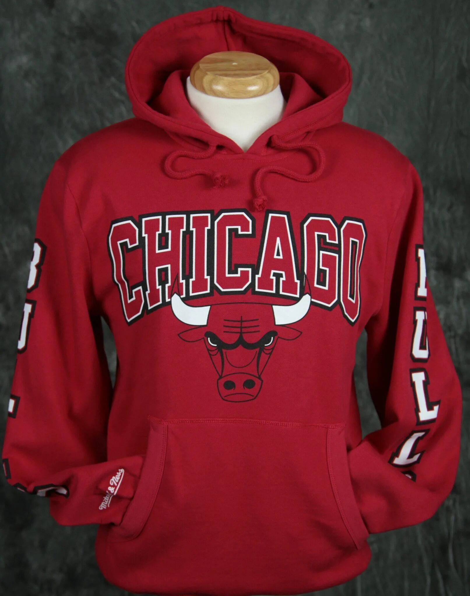 Bulls одежда. Chicago bulls худи. chicago 23 худи nike. худи nike chicago bulls. худи champion chicago bulls.