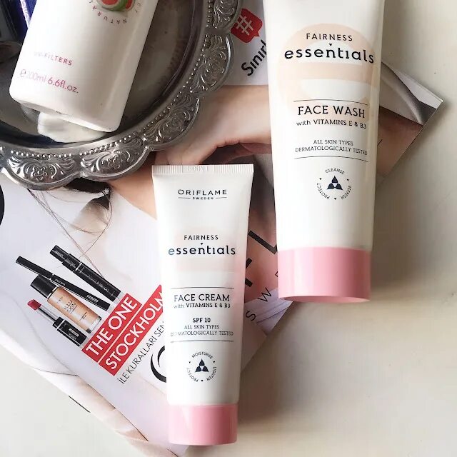 Как сделать essentials. Выравнивающий крем для лица с spf 10 glow essentials. essential glow орифлейм крем. орифлейм отбеливающие крема для лица. oriflame отбеливающий крем.