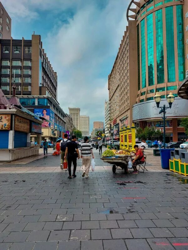 Хабрин арбат пешеходная улица. Китайский арбат. Китайский ресторан. Ресторан fish культура на новом арбате. Китайский ресторан на арбате.