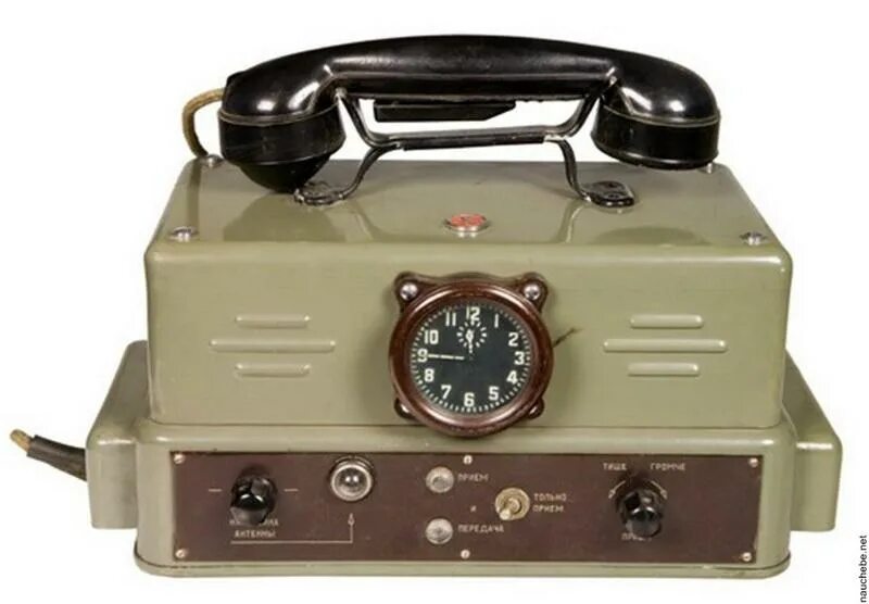 1947 год. 1947 год. Радиостанция урожай. Радиостанция «урожай -1» с трубкой. Радиостанция урожай у-1.