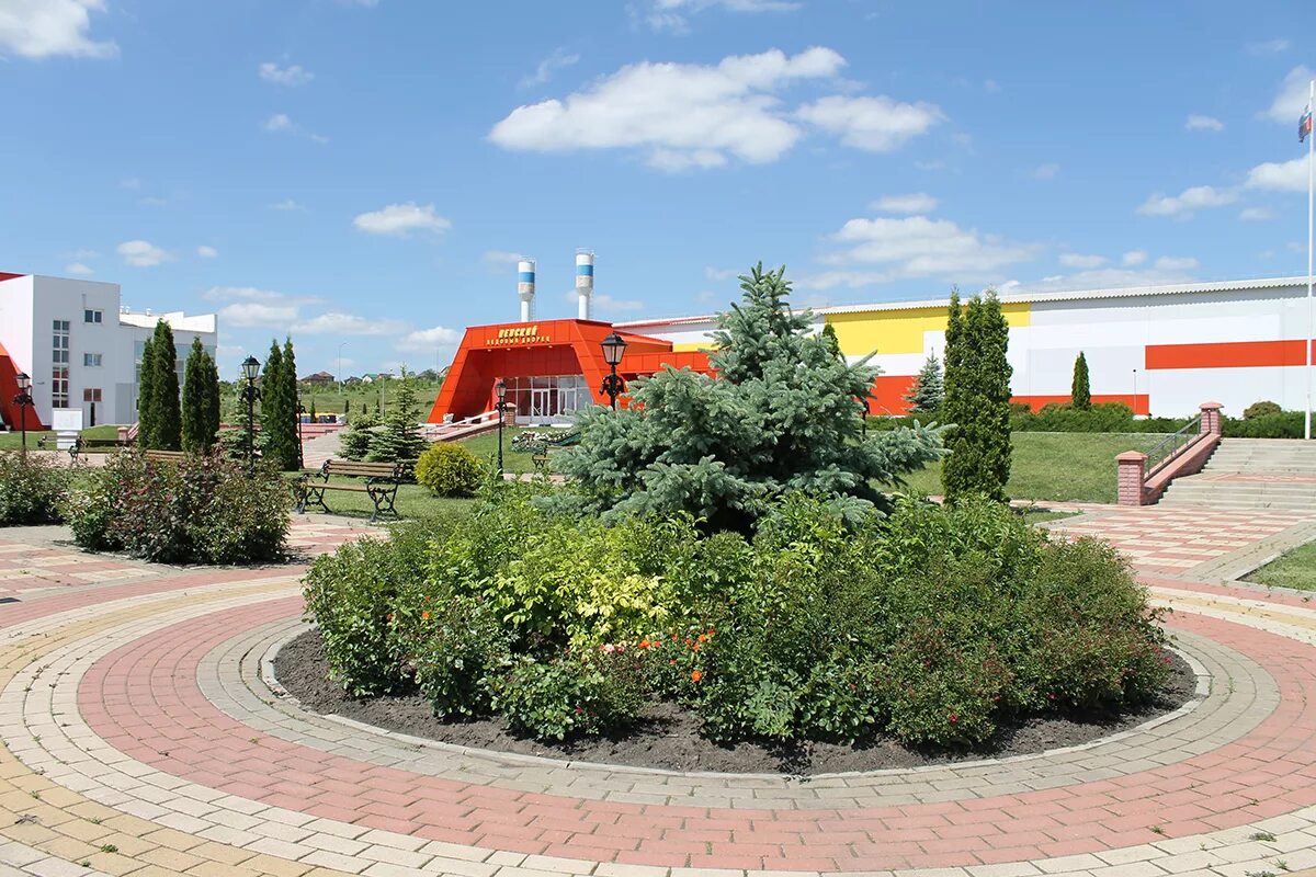 Алексеевка доска бесплатных. Парк в алексеевке белгородской области. спортивный парк алексеевский алексеевка белгородская область. юность алексеевка. набережная алексеевка белгородская область.