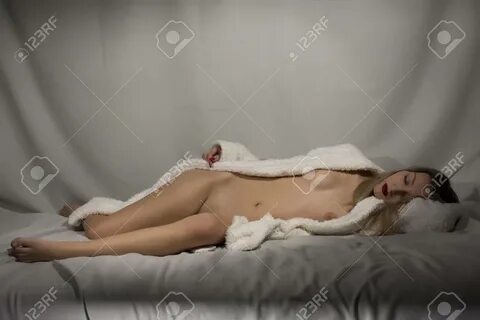 mujeres desnudas en bata - gametimeng.com.