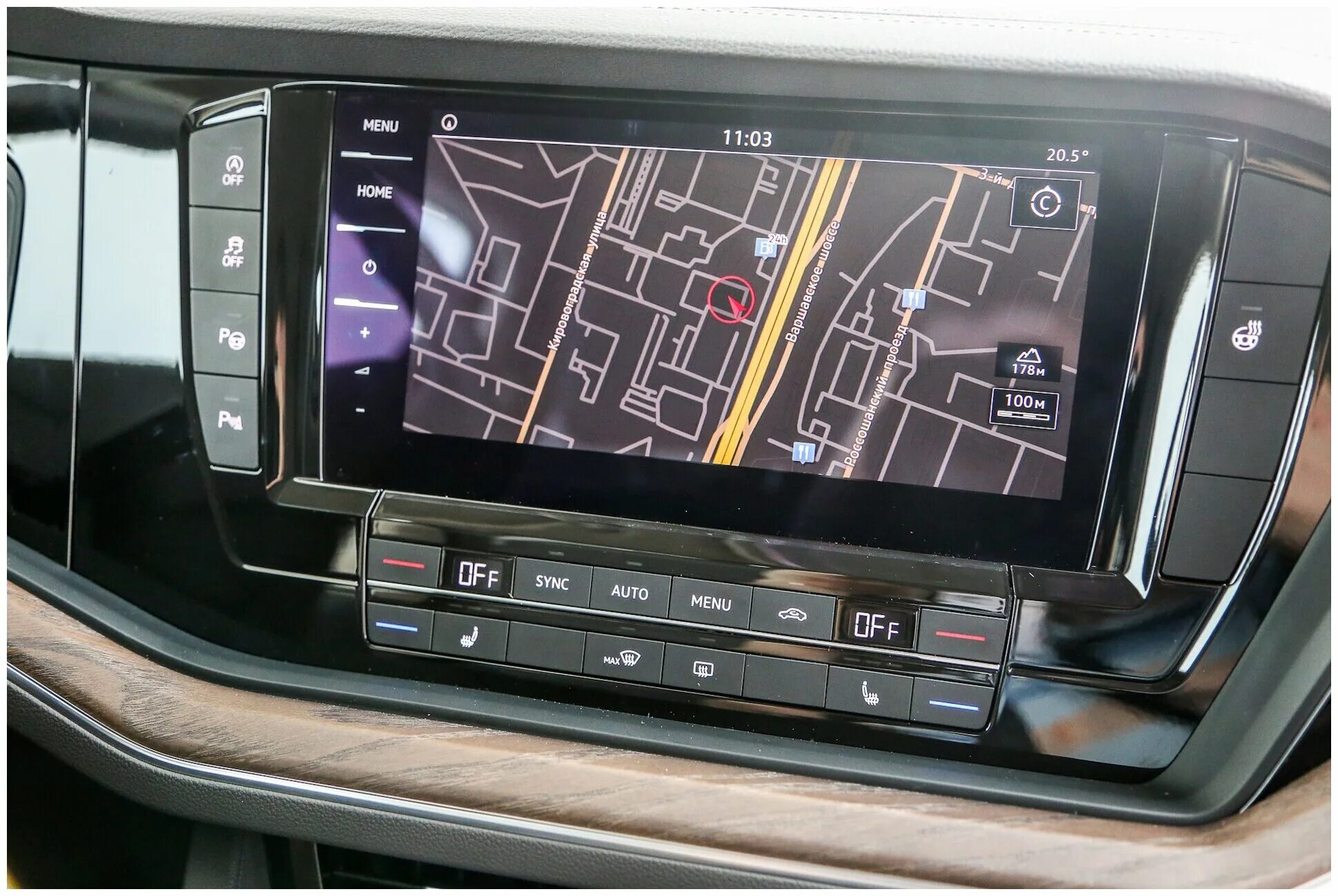 Туарег 2019 дисплей. Панель приборов мерседес w213. Монитор на рав 4 2020. Пленка на мультимедиа. Экран приборной панели mercedes benz e class w213.