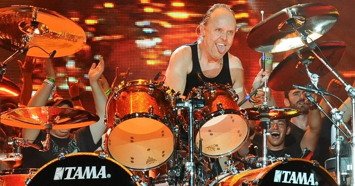 Stone music. Lars Ulrich Metallica. Металлика Ларс Ульрих. Барабанщик группы металлика Ларс Ульрих. Metallica Ударник.