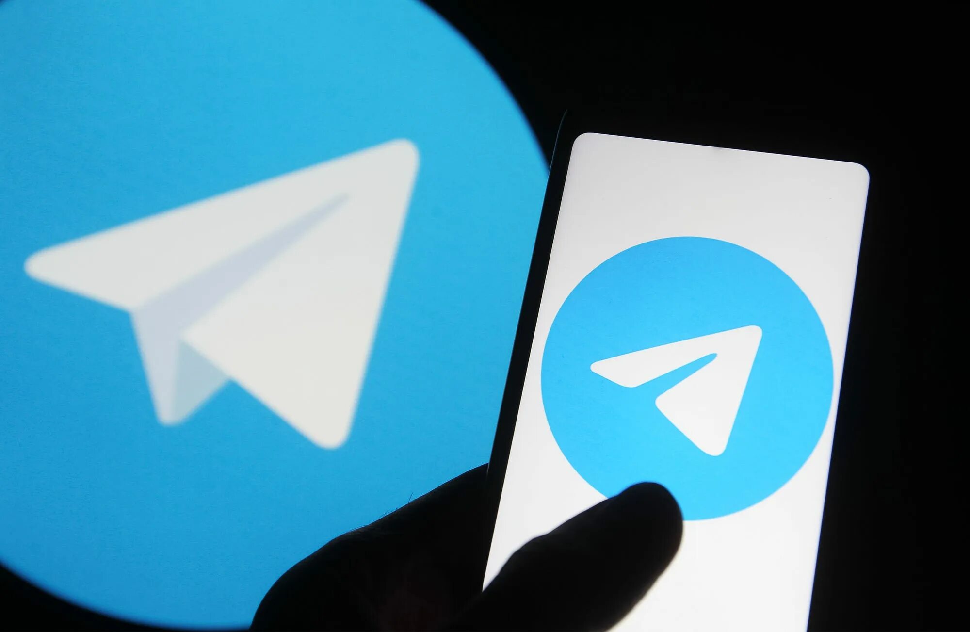 Безопасность в мессенджерах. Логотип телеграм. Telegram Messenger программное обеспечение. Телеграмм х. Безопасность мессенджеров.