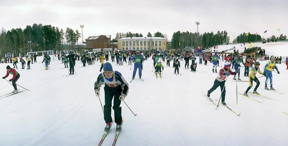 агаповский стадион зимой. стадион им гагарина снежинск. лыжные гонки. лыжи снежинск. лыжи снежинск.
