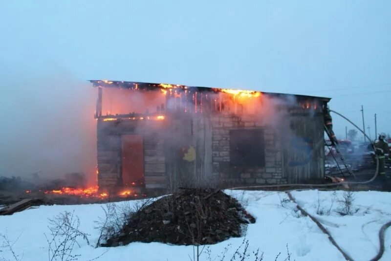 Погода вятские поляны. Пожар Вятские Поляны 10.11.19. Поваренный Лог Вятские Поляны. Недостроенный дом в Вятских Полянах.