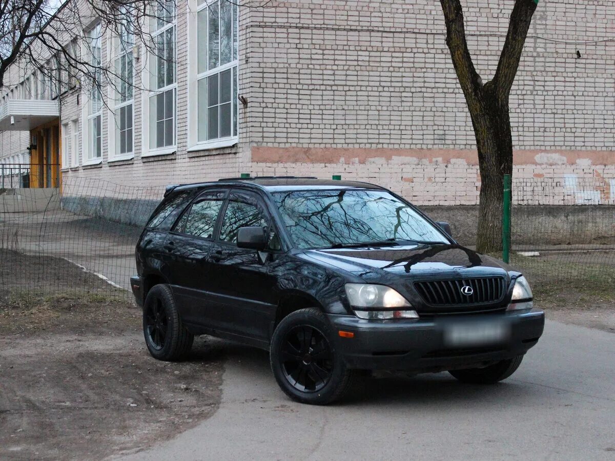 Лексус рх 2000 года. Лексус РХ 300 1999. Lexus RX 300 1 поколение. Лексус РХ 300 1999 черный. Лексус РХ 300 черный.