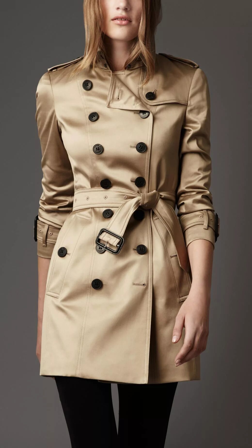 Тренч Burberry 2013. Тренч Burberry женский 2022. Классический тренч женский Барбери. Плащ тренч Берберри. Модный женский плащ фото