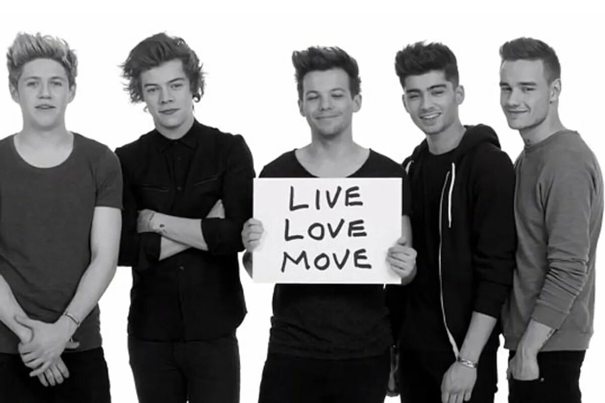 Live move now. One Direction надпись. One Direction с днем рождения. One Direction 16 лет. One Direction черно белые фото.