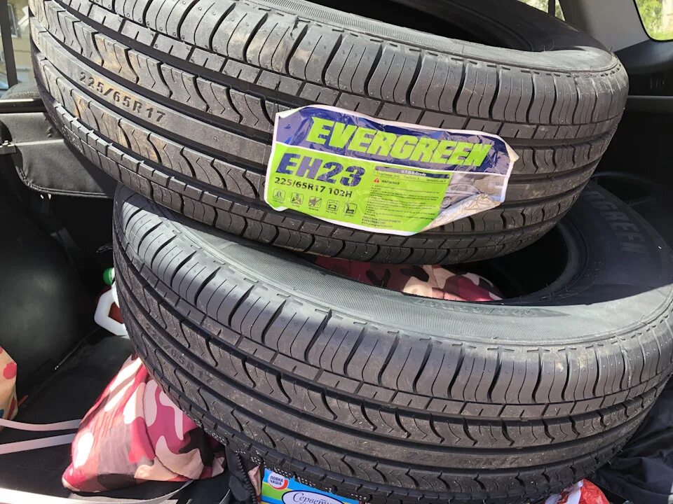 Yokohama bluearth es32. Киа спортейдж 2 225/65 r16. Картинки nitto nt420s 225/65 r17 106v. 225 65r17. Evergreen eh23 185/65 r15.