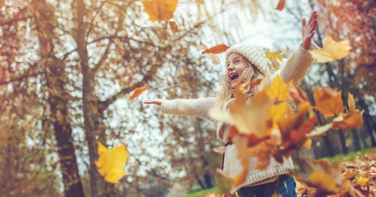 Осенние каникулы картинки. Открытки осень. Ура осенние каникулы. Осенние каникулы картинки. Ура осень.
