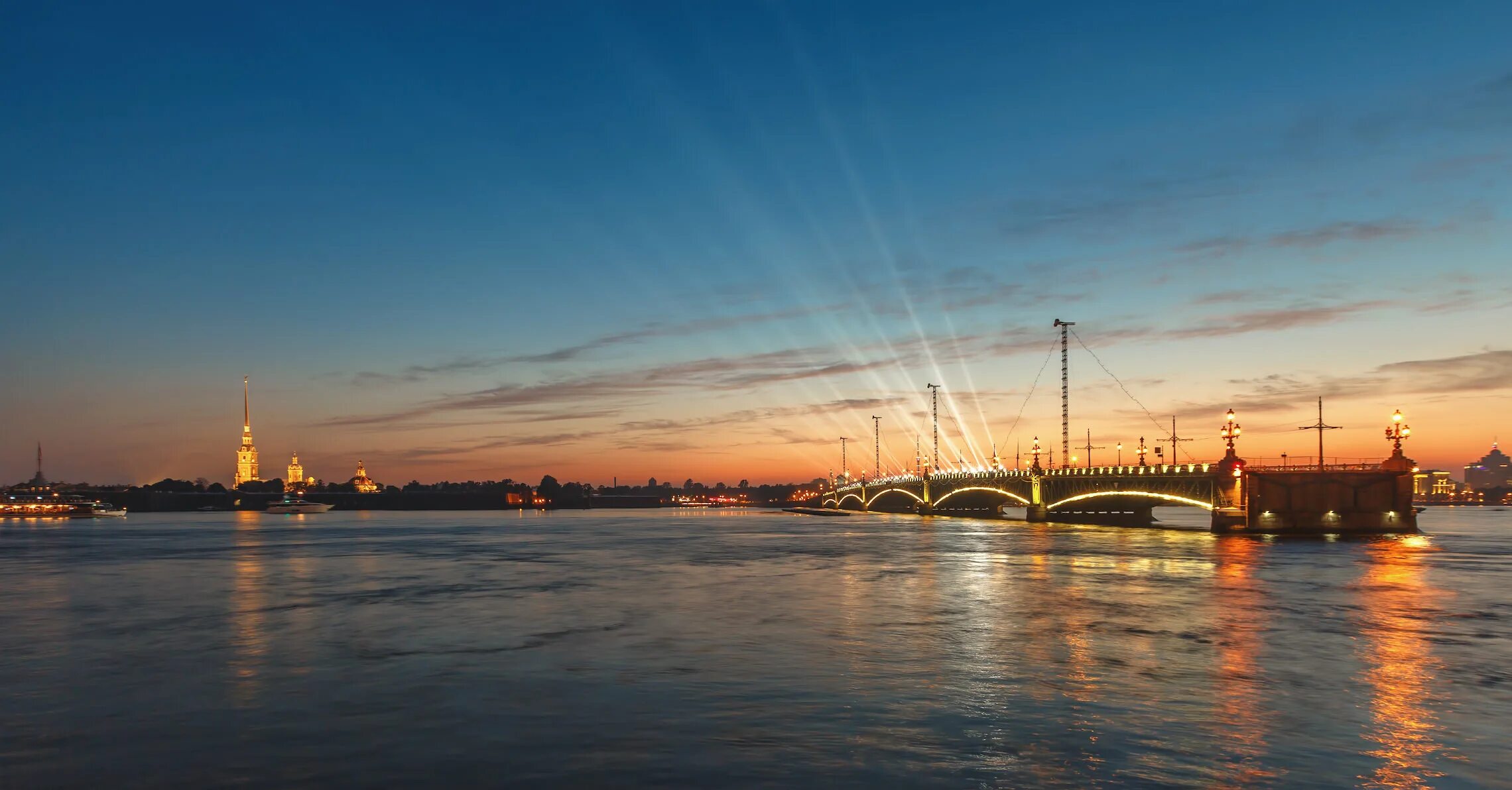 Санкт-петербург белые ночи река нева. Санкт-петербург летом белые ночи. Белые ночи в санкт-петербурге 2022. Пик белых ночей в санкт-петербурге. Белые ночи санкт-петербург.