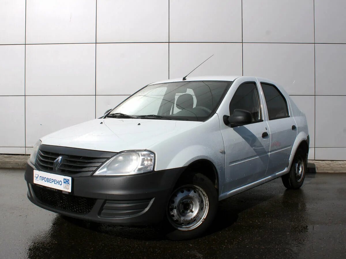 Рено логан купить с пробегом частные. Renault Logan 2000. Рено Логан 1.4 2010 года. Рено Логан 2000г. Renault Renault Logan 2010.