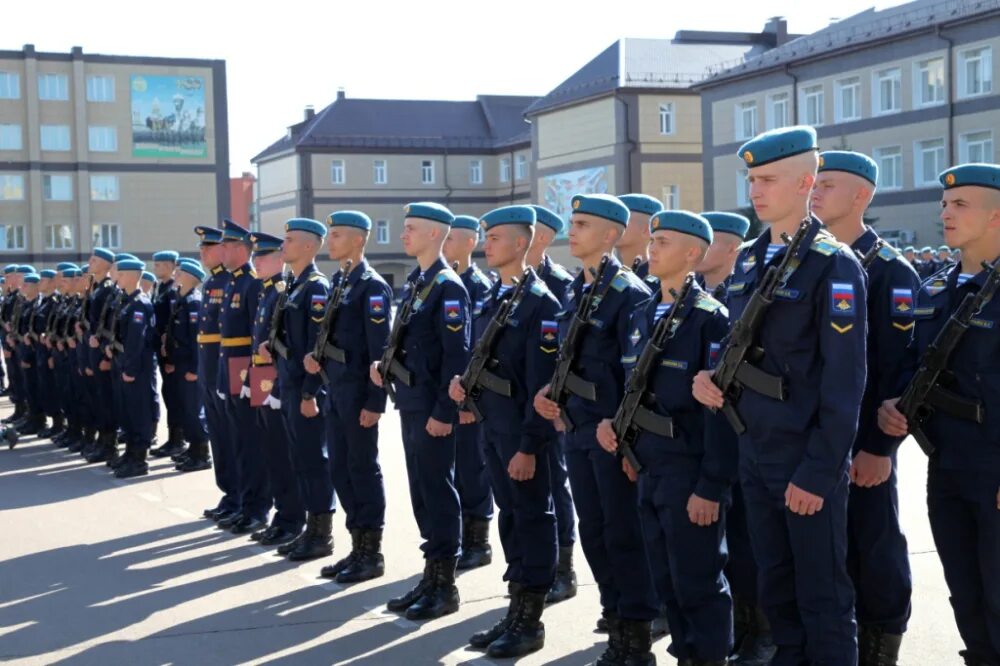 рязанские училища после 9 класса. рязанское военное училище вдв. язанское гвардейское высшее воздушно-десантное командное училище. 139 выпуск рввдку. рязанские училища после 9 класса.